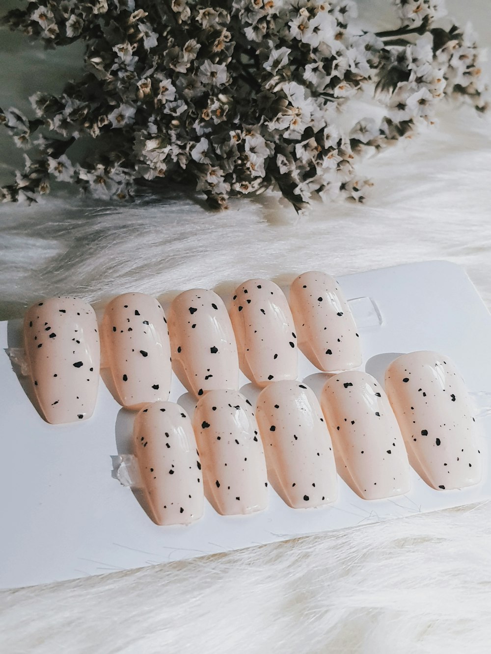 Speckled press-on nail set